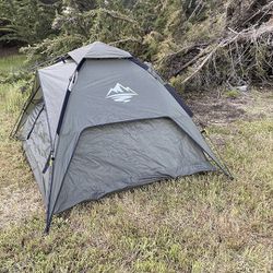 4 Person pop up tent
