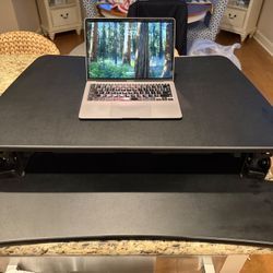 Standing desk