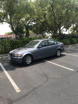 2005 BMW 325i sedan 4 DOOR