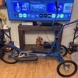 Street rider elliptical bike with stand