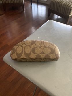 Coach signature brown hard shell eyeglass/sunshade case:6”x3” good condition
