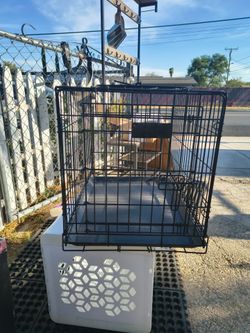 MidWest Homes for Pets iCrate folding metal wire dog crate