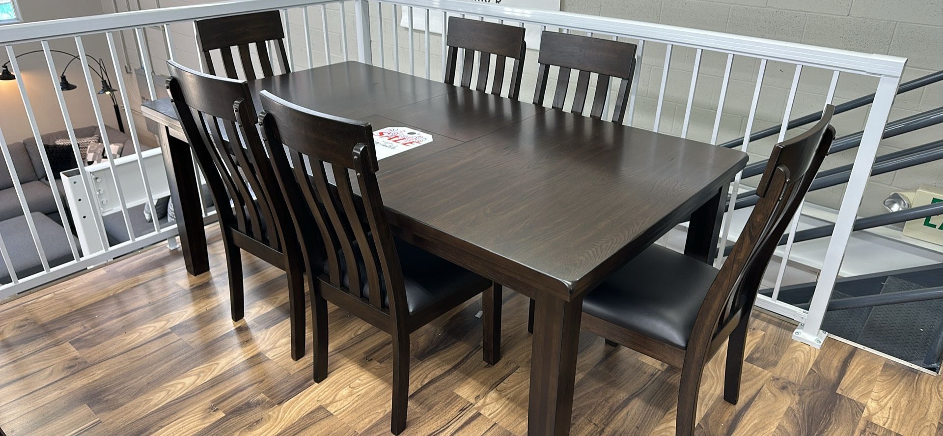 7pc Dining Table Set!