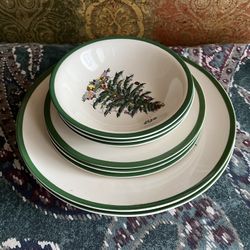 Spode Christmas tree Plate Set