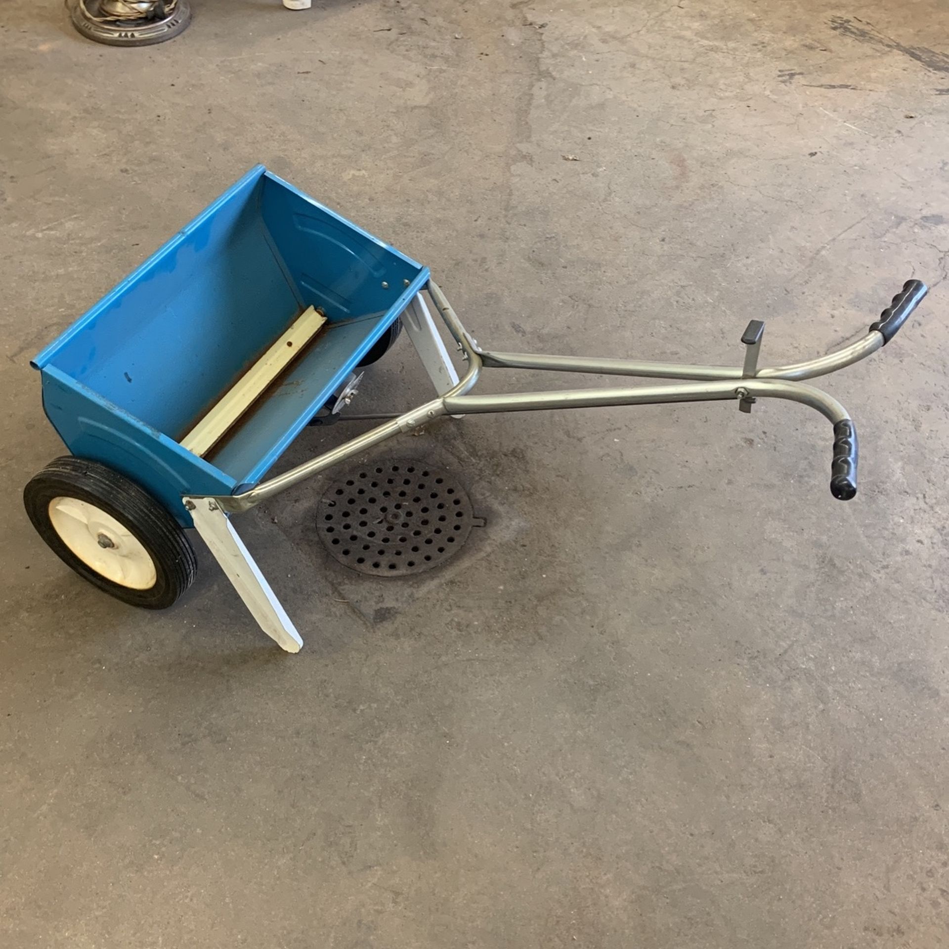 Fertilizer Spredder