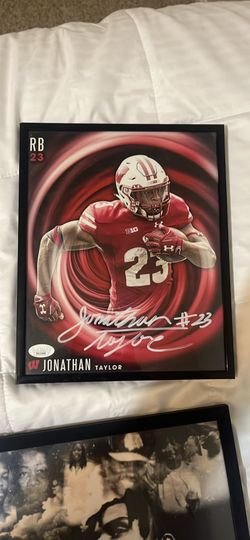 Jonathan Taylor Wisconsin Badgers Signed Framed 8x10 Photo JSA cert