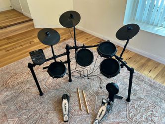 Alesis Nitro Mesh 8 Piece Electronic Drum Set