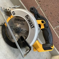 Dewalt Circular Saw 20 Volt