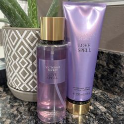 NEW VICTORIAS SECRET PINK LOVE SPELL FRAGRANCE MIST AND LOTION SET $18!