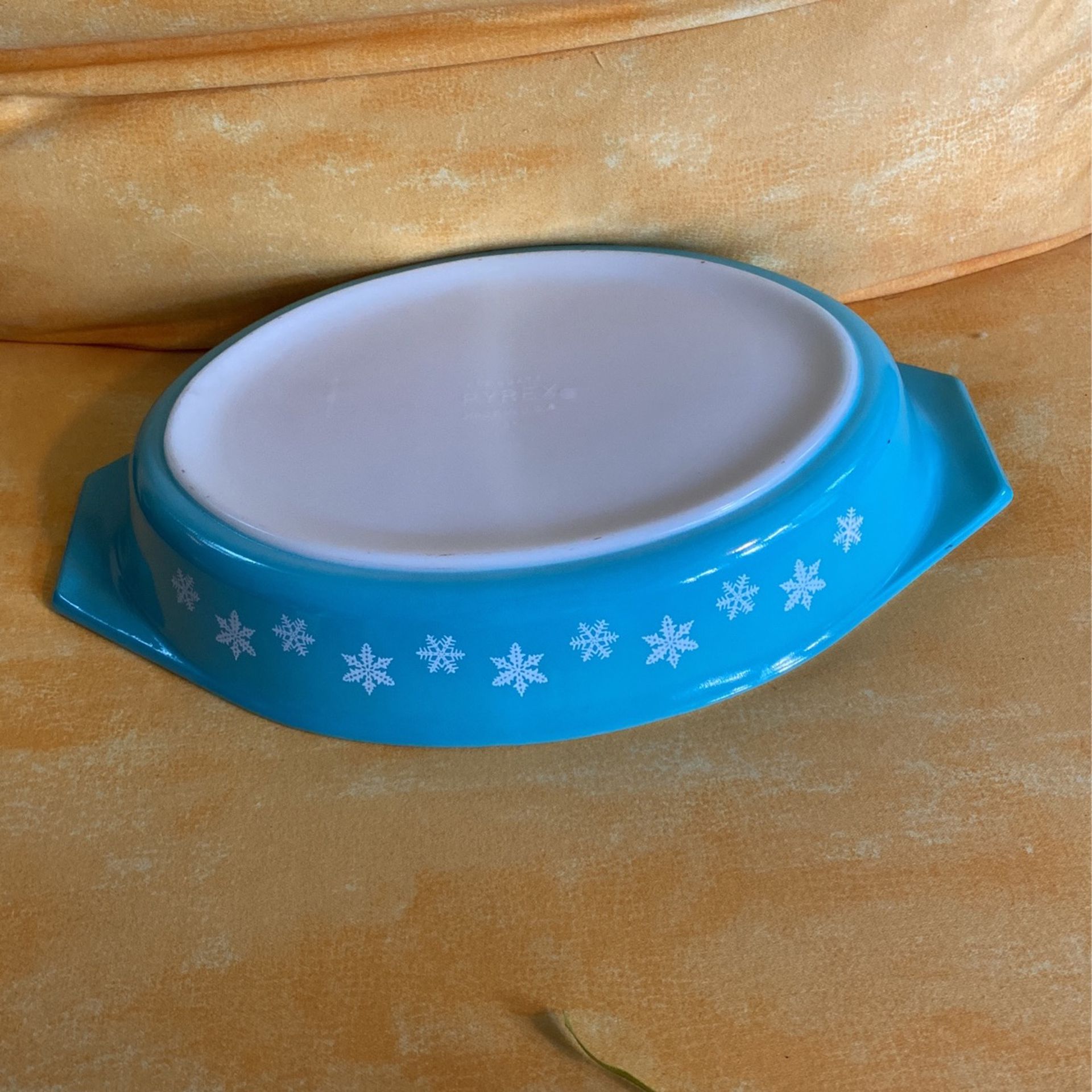 Vintage Pyrex snowflakes oval divided dish