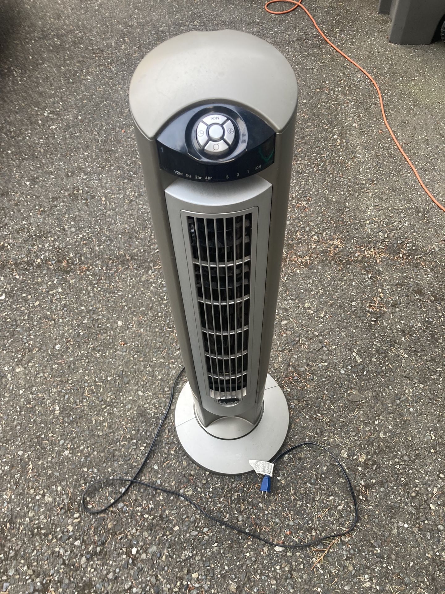 lasko oscillating tower fan