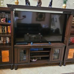 ENTERTAINMENT CENTER. 
