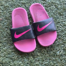 Kids Nike Slides Size 1.5