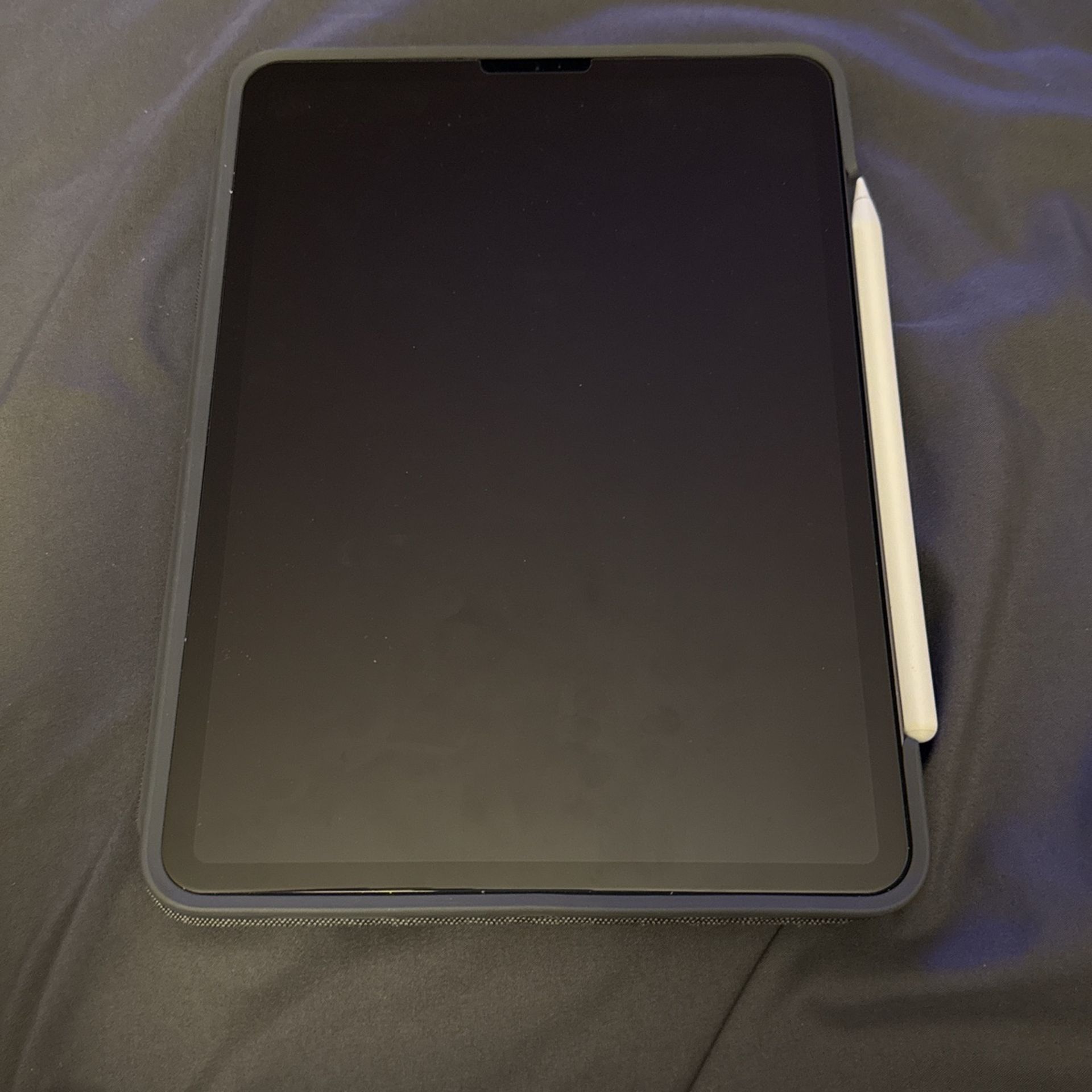 Ipad Pro 11inch 1st Gen Unlocked With Keyboard And Apple Pencil