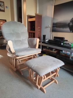 Windsor Glider & Ottoman Like New Just $60 OBO