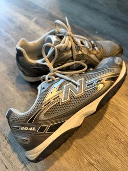 Women’s new balance sneakers