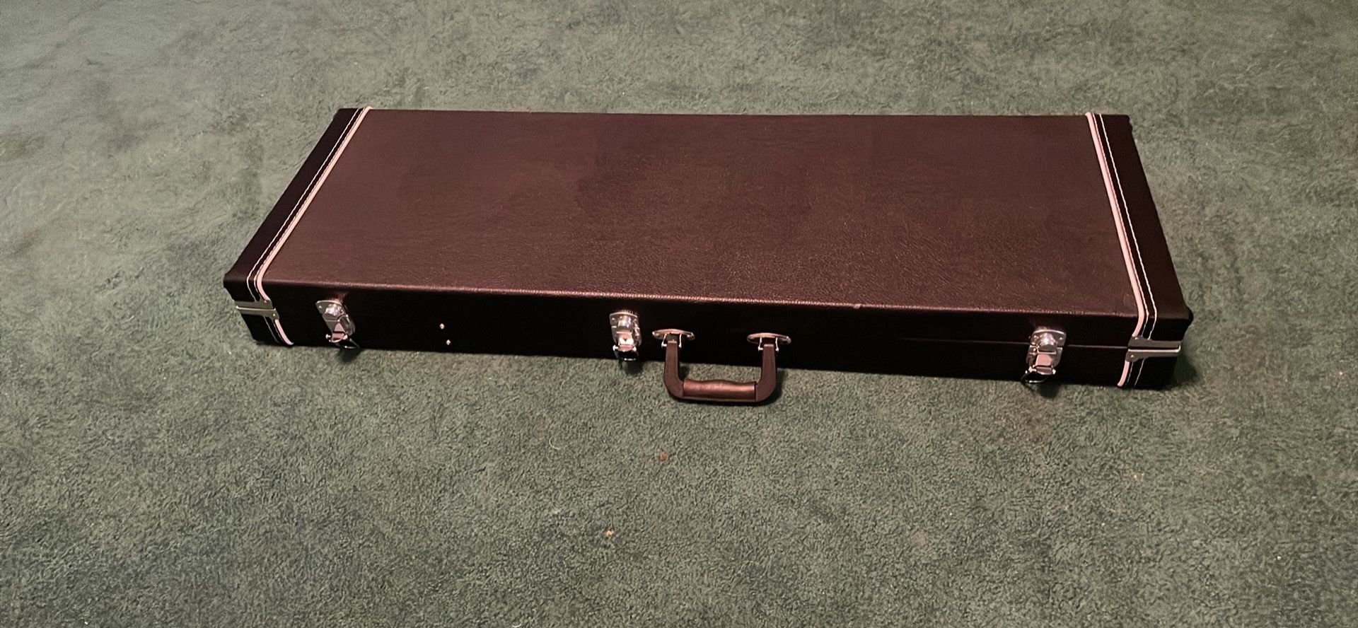 Black Tolex guitar case