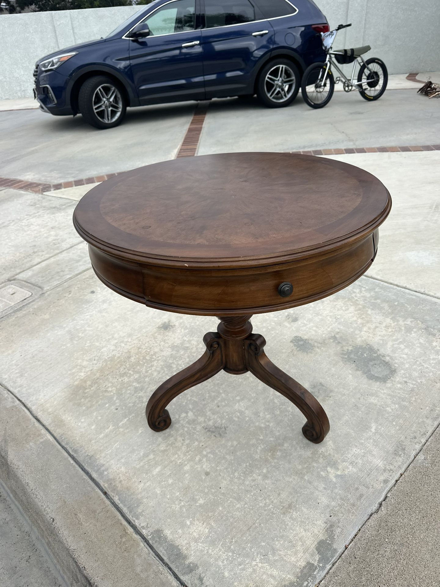 Accent Table