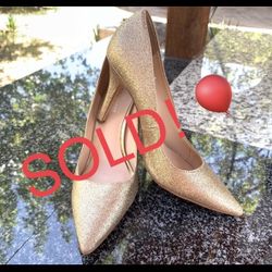 Nine West golden sparkle pointed pumps Size 8