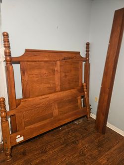 Bed dresser - estate