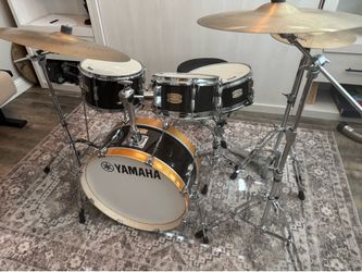 Yamaha Stage Custom Hip Drum Set – Raven Black – Excellent Condition