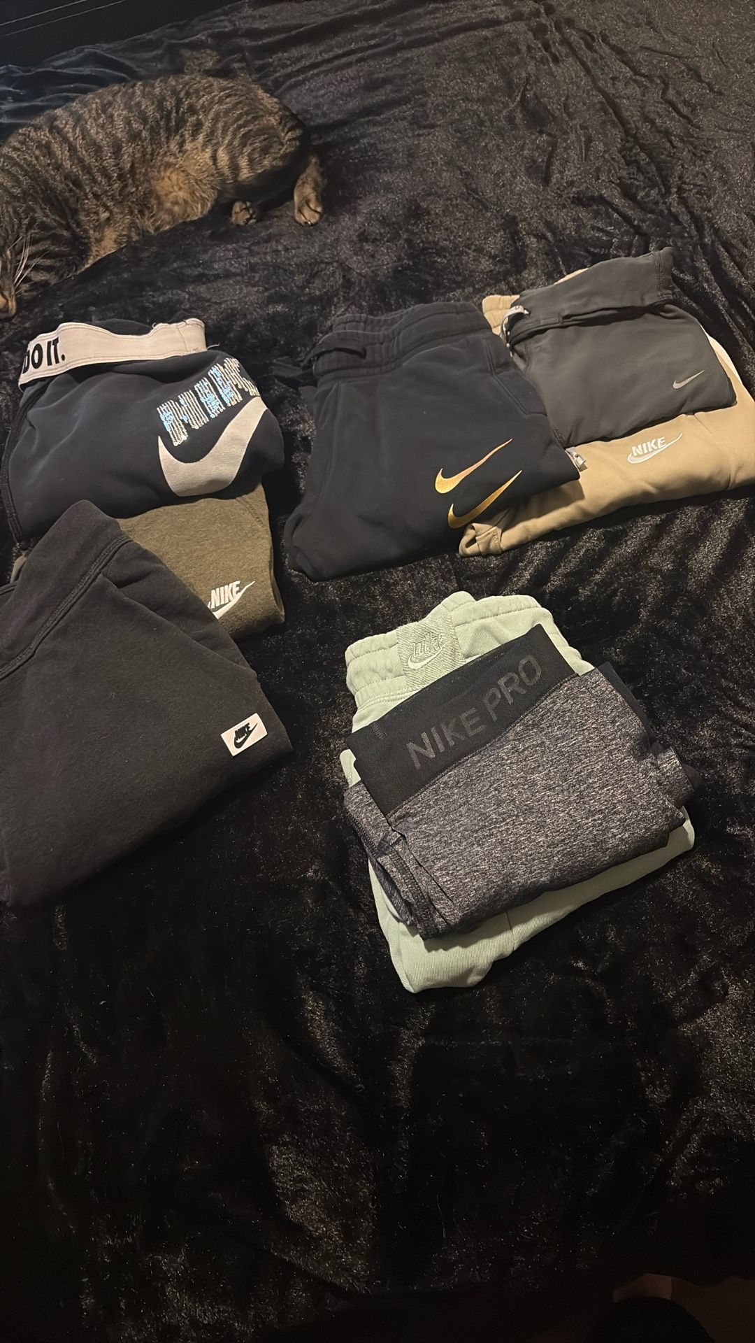 NIKE LOT