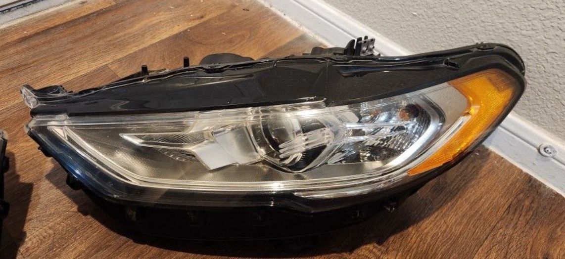 Ford Fusion Left Headlight
