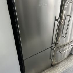 BLOMBERG REFRIGERATOR