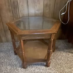 End glass table