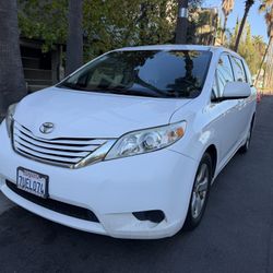 2016 Toyota Sienna