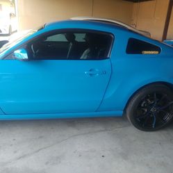 2014 Ford Mustang V6 Con 058552 Millas. Título Salvage. Precio $13900. Con Placas Septiembre 2022
