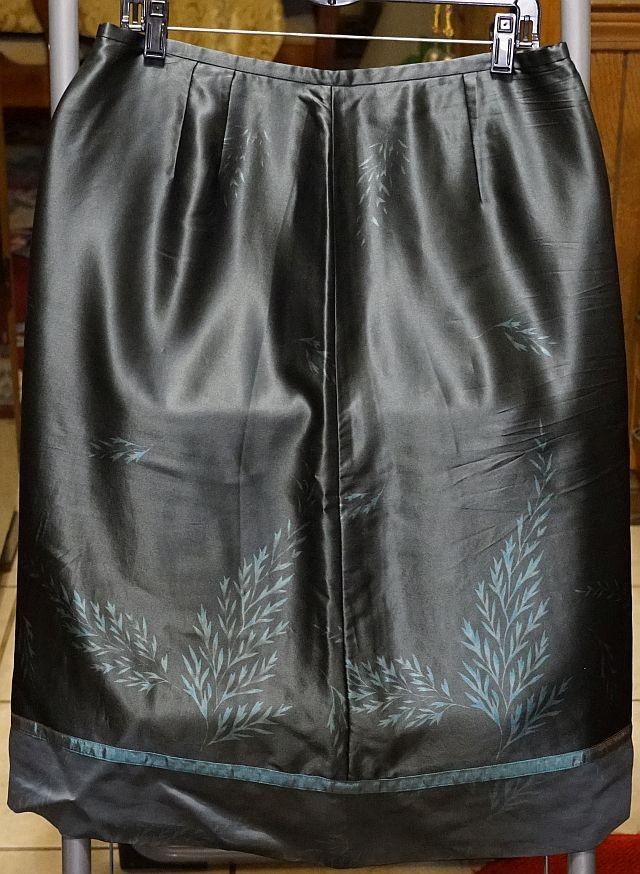 Ladies Skirt