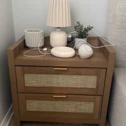 2 Nightstands 