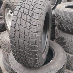 SET DE LLANTAS USADAS TOYO AT 265 65 17