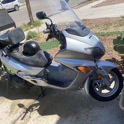 Honda Reflex Silver Wing 600cc