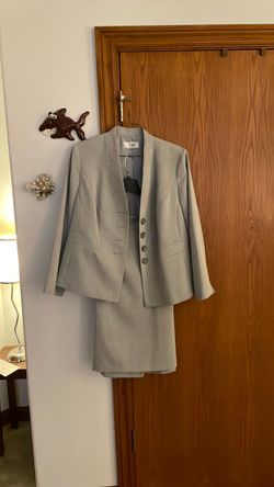 Women's Le Suit 2 Piece Suit 16w. $75 OBO