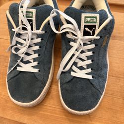 Puma Women's Suede Sneakers - Size 8