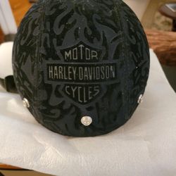 Ladies Harley Davidson Helmet  Size M