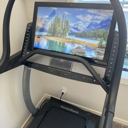 NordicTrack X32i Incline Treadmill