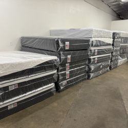 Queen Cooling Gel Hybrid Memory Foam Mattress!