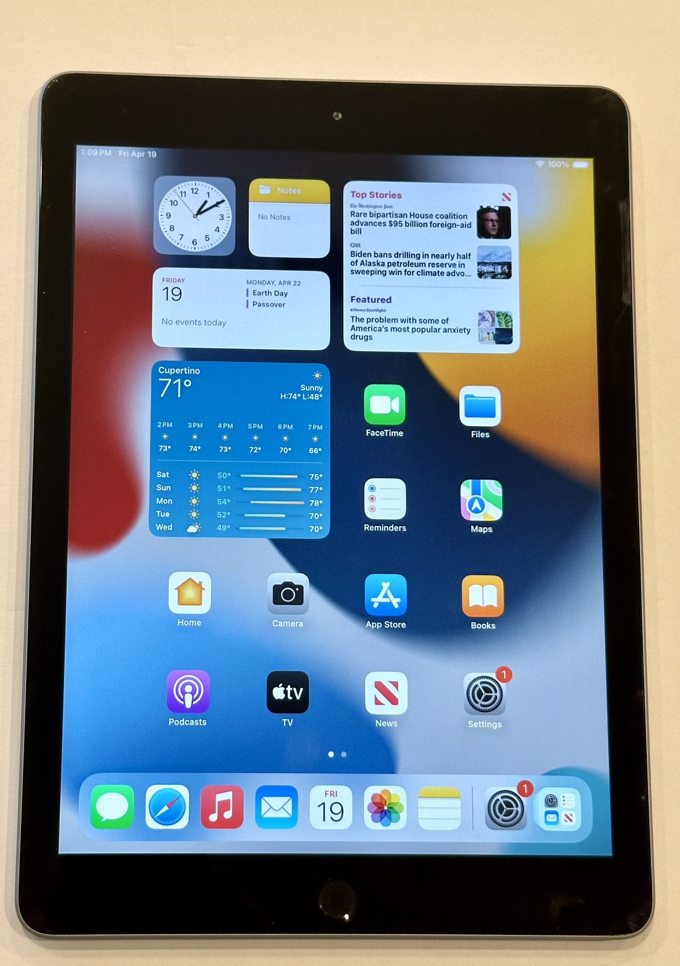 Apple iPad 6th Generation- Current iOS! 32GB 