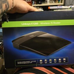 Linksys E1200 300 Mbps 4-Port Wireless N Router