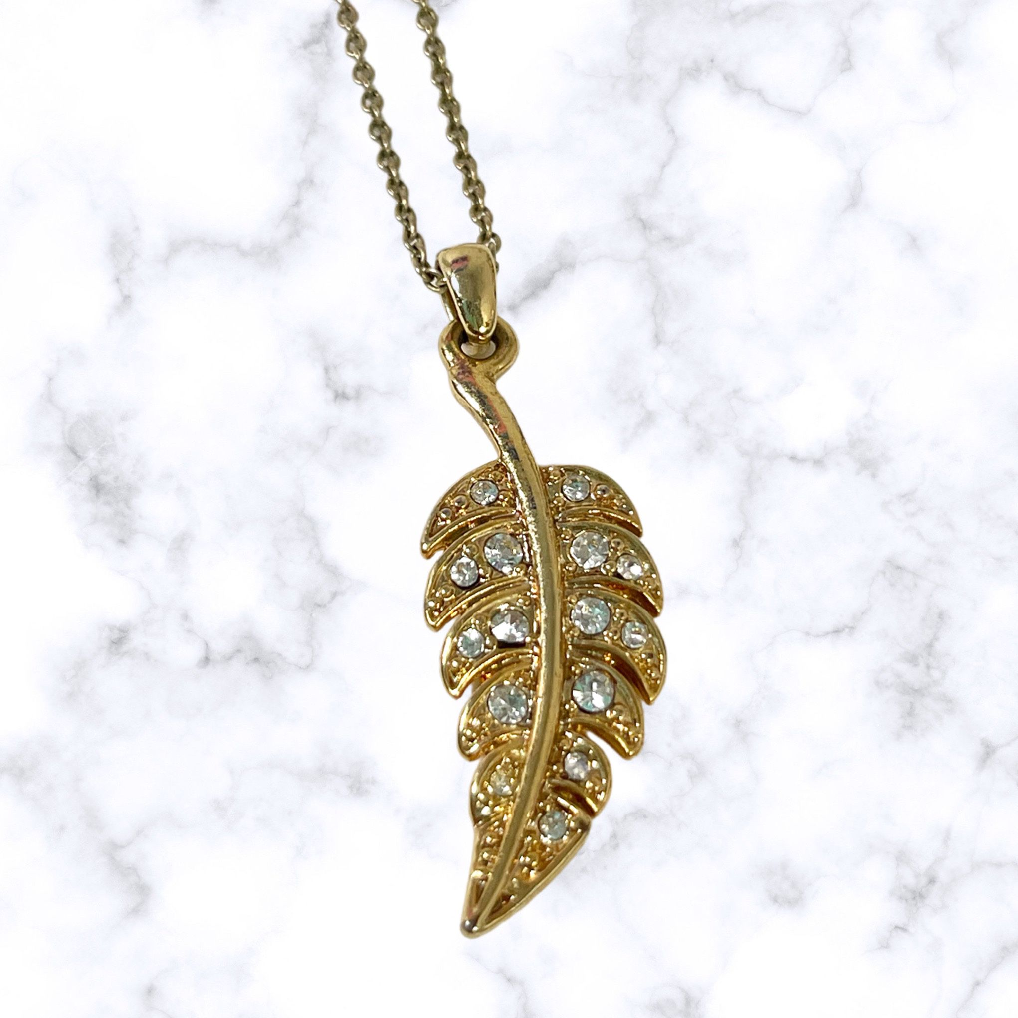 Vintage Avon Gold Tone Rhinestone Leaf 17” Necklace with Removable Extension