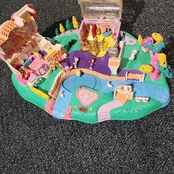 Polly Pocket Boutique Set