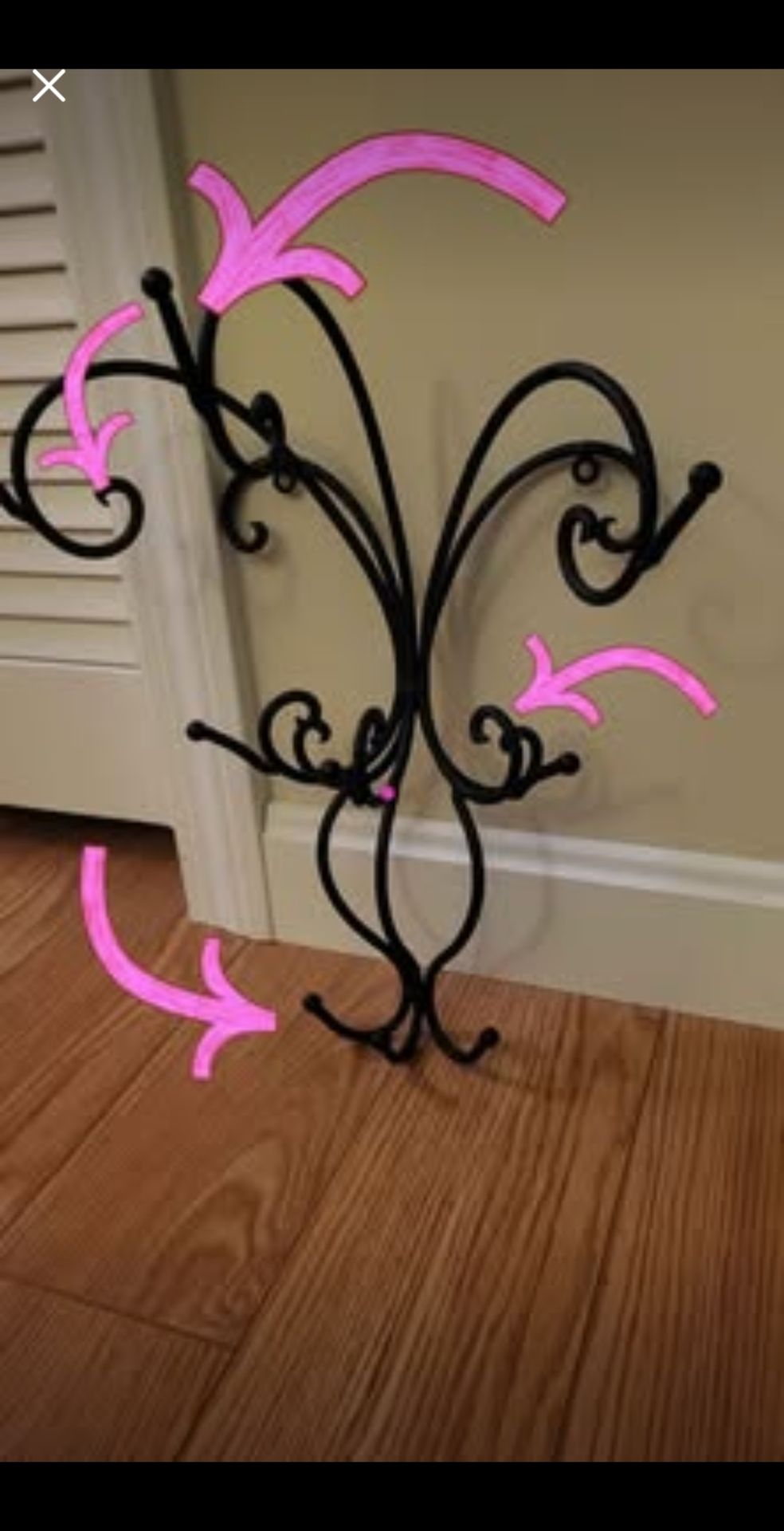 Decorative wall hanger