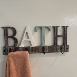Wall-Mounted Wooden Sign & Hook for Bathroom Decor
