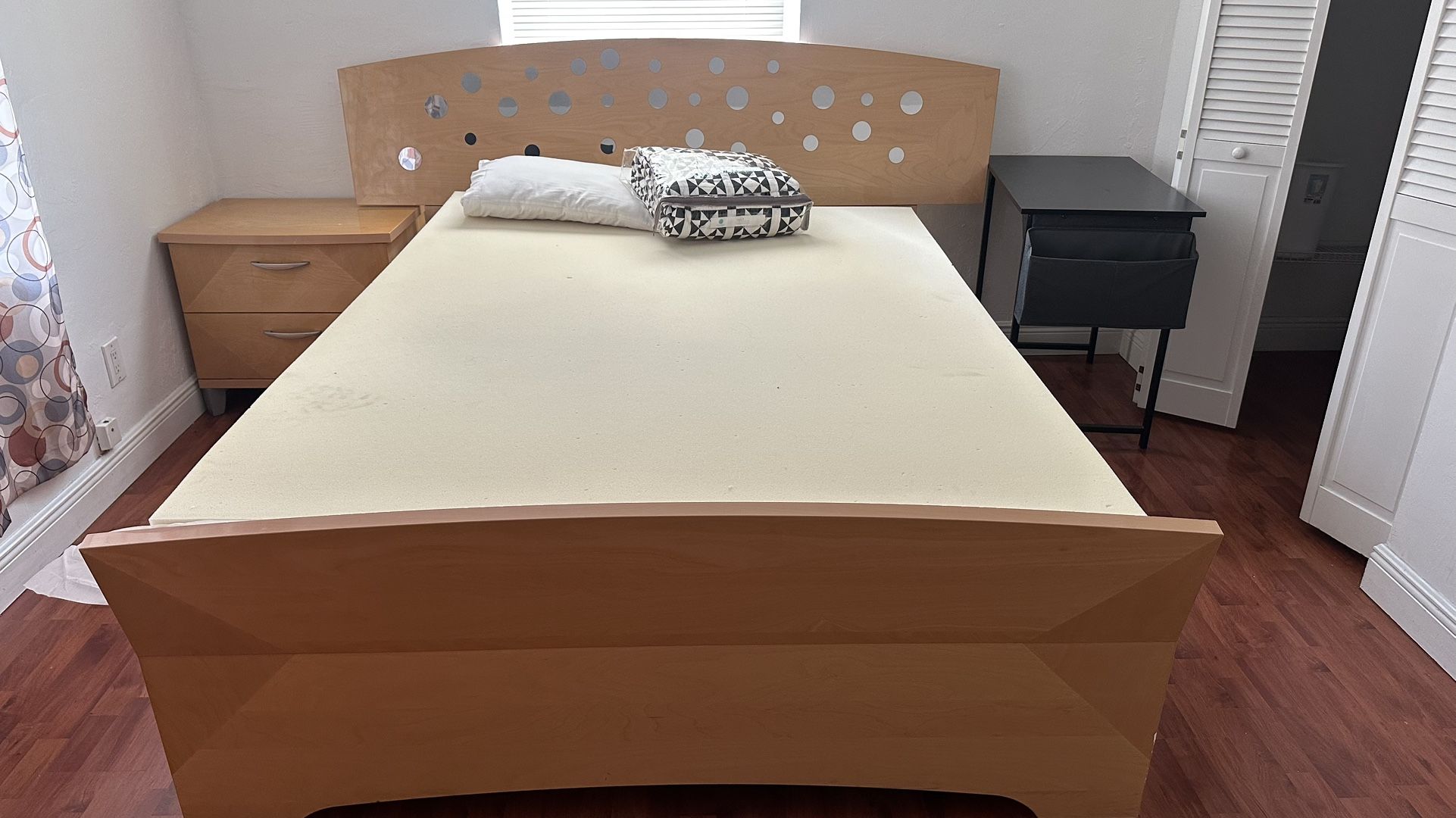 Bedroom Set Sold Together Or Seperate