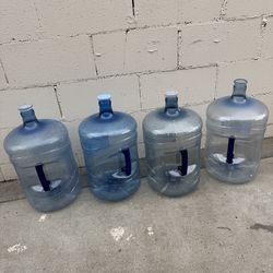 Botellas para agua  4 x $25