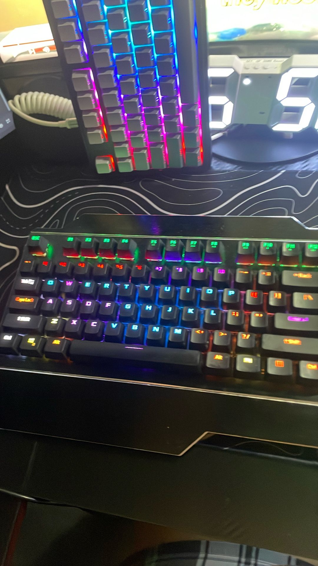 Good Rocksoul 100% Keyboard With Amazing Switches