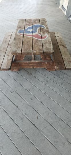 Texas logo picnic table $60